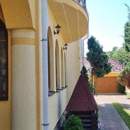 Villa Vera Berehove  Eksteriør billede